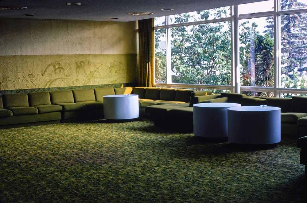 Kutsher's lobby, Thompson, New York (1977) photography in high resolution by John Margolies. Original from the Library of…