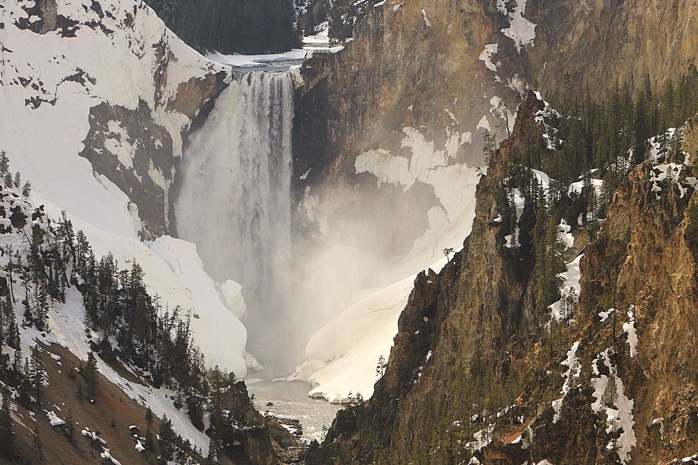 Lower Falls of the Yellowstone by Jim Peaco. Original public domain image from Flickr