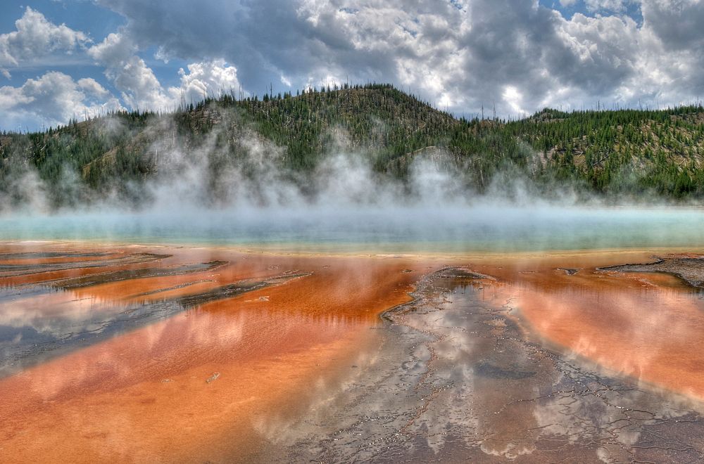 Grand Prismatic Spring and thermophiles by Curtis Akin. Original public domain image from Flickr