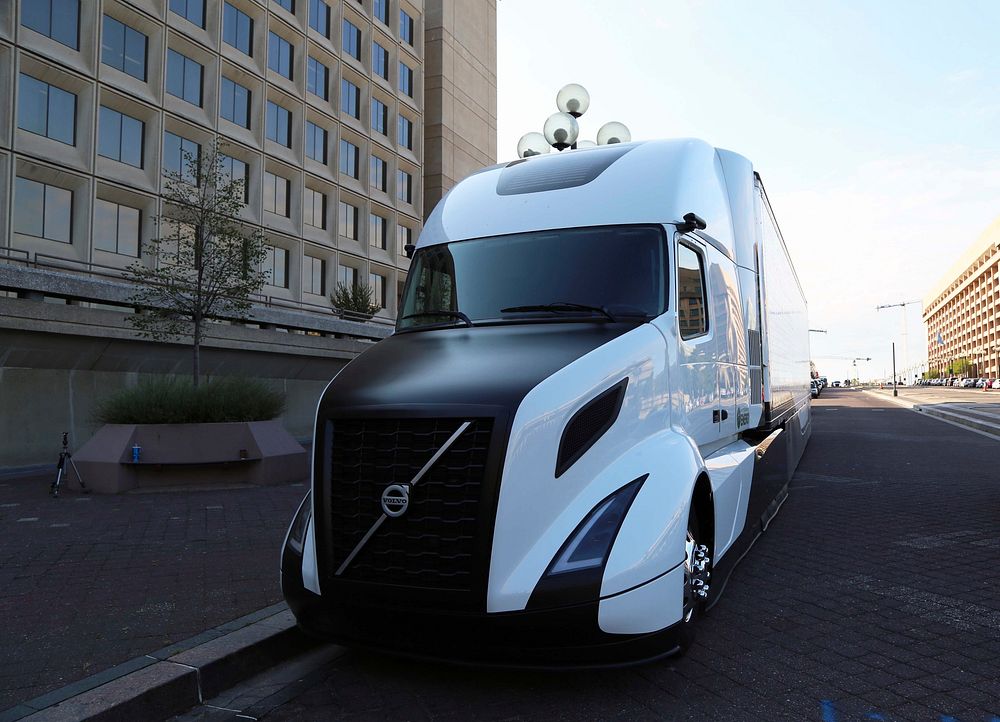 The Volvo SuperTruck made a stop at Energy Department headquarters in Washington, D.C. on Tuesday, September 13, 2016. Volvo…