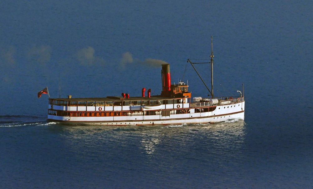 TSS Earnslaw.The TSS Earnslaw is a 1912 Edwardian vintage twin screw steamer plying the waters of Lake Wakatipu in New…