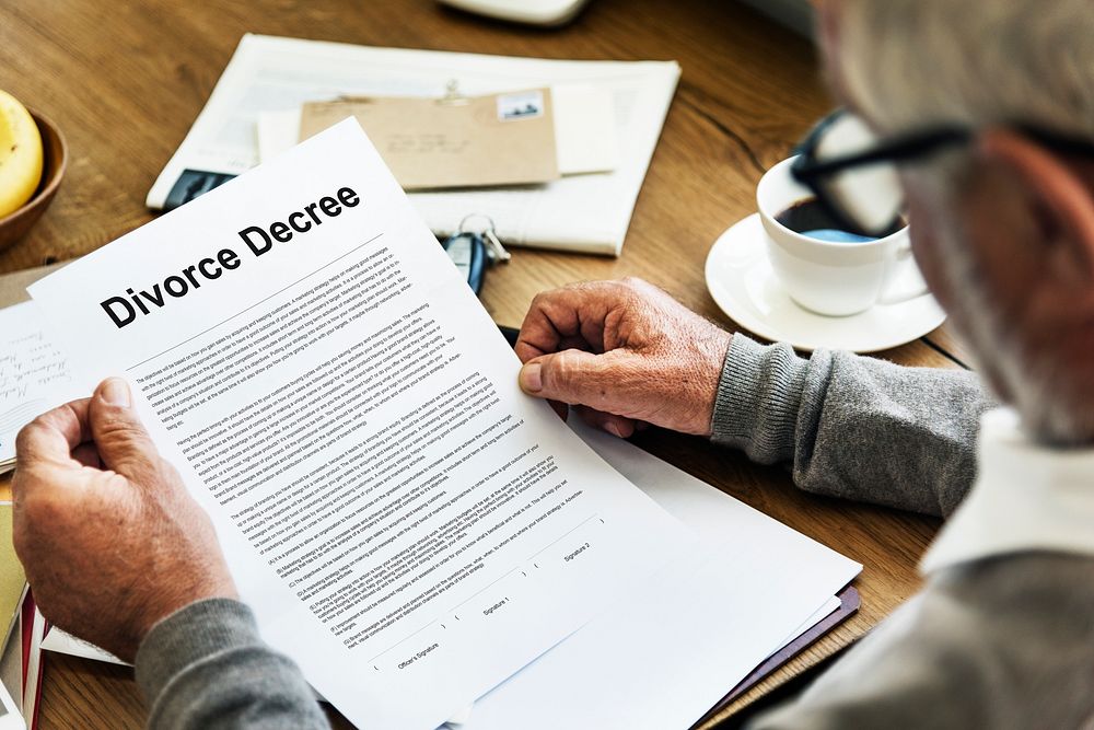 Divorce Agreement Decree Document Break up Concept