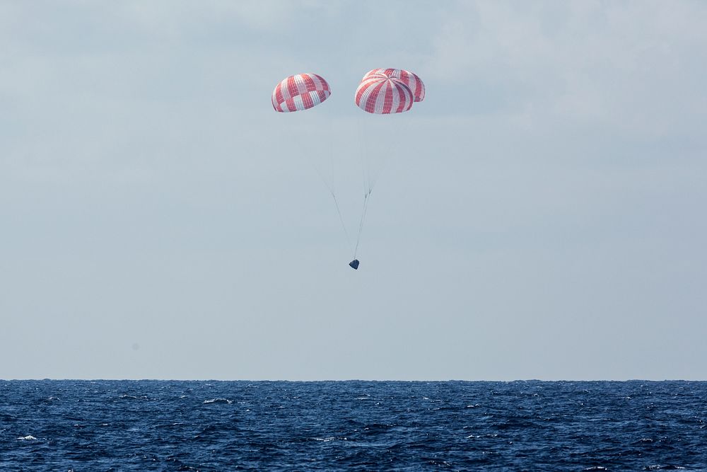 CRS-6 Splashdown (2015). Original from Official SpaceX Photos. Digitally enhanced by rawpixel.