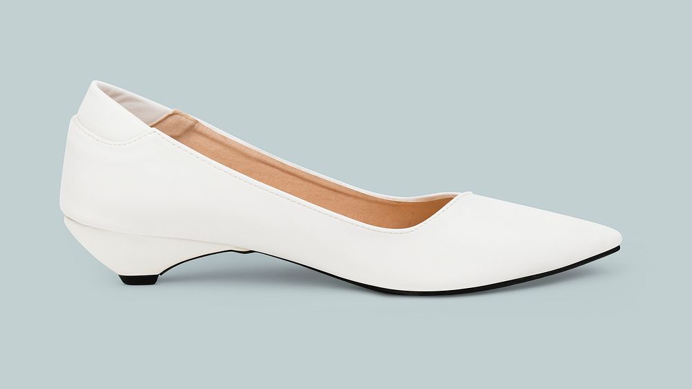Women&rsquo;s white low heel shoes fashion
