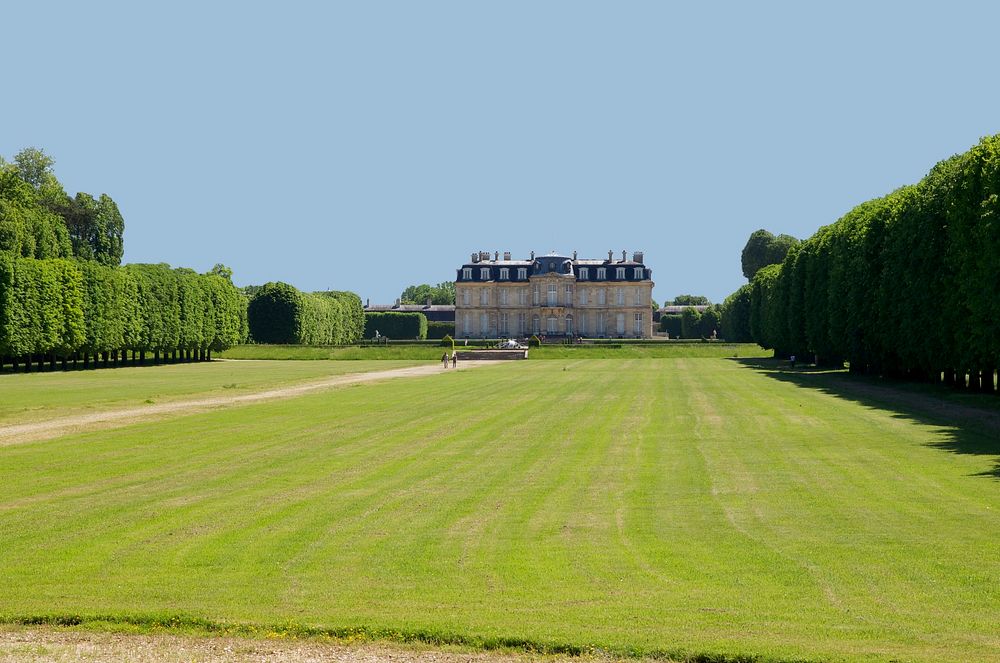 Lawn and castle of Champs-sur-Marne, Seine-et-Marne, France. Original public domain image from Wikimedia Commons