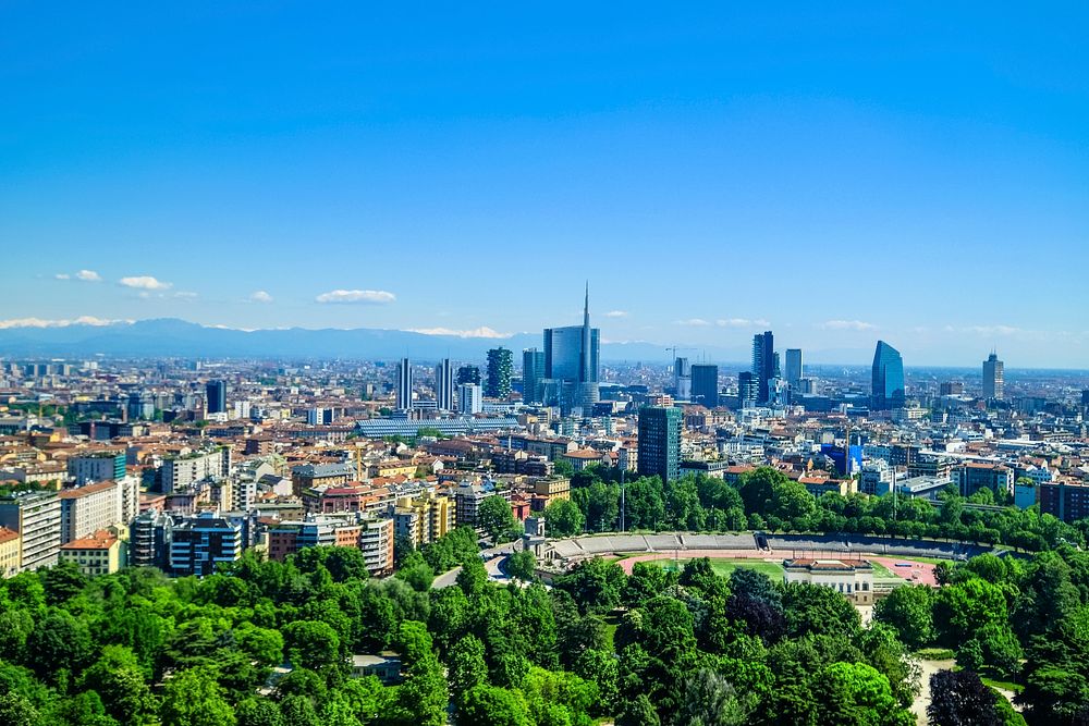Picture showing the skyline of Milan. Original public domain image from Wikimedia Commons