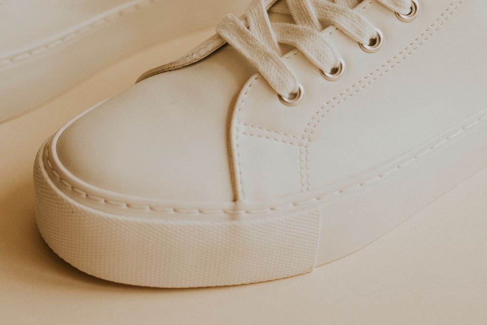 White leather sneakers unisex shoes