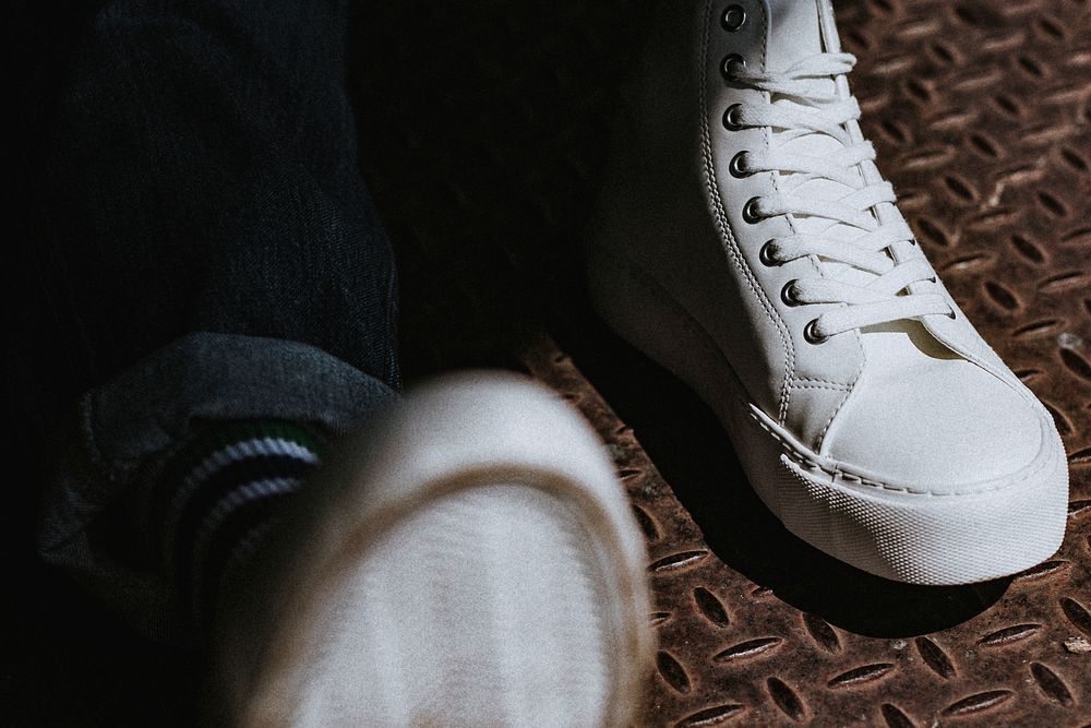 White sneakers, minimal street fashion