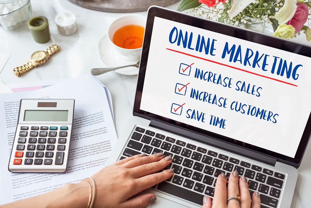 Online Marketin Aims Plan Strategy Concept
