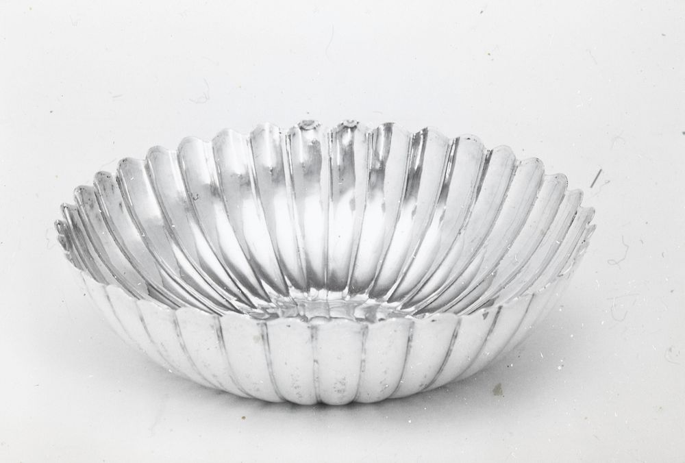 bowl, entirely fluted, undecorated. Original from the Minneapolis Institute of Art.