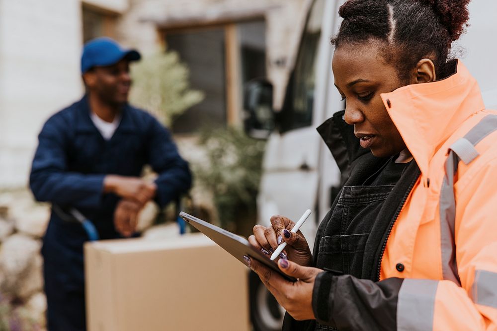 Removal service worker ticking checklist