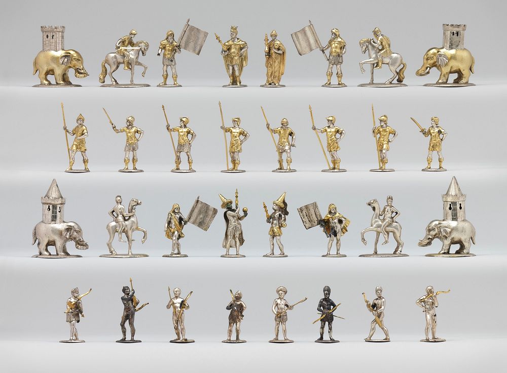 Chessmen (32) and box-board