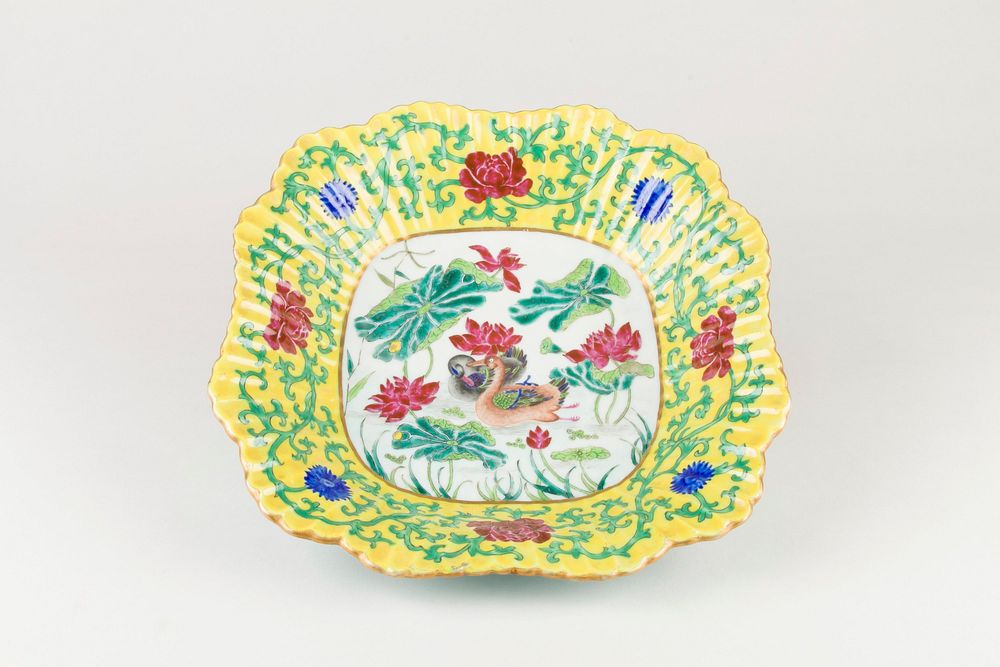 Foliated square dish with madarin ducks in lotus pond, China