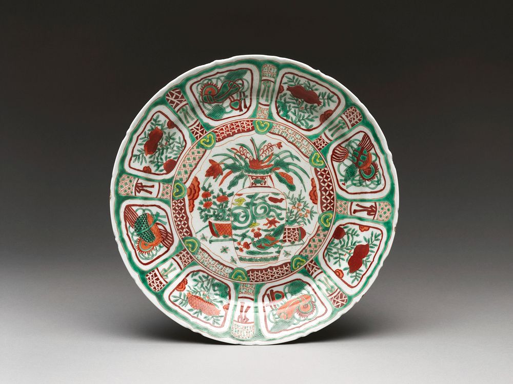 Plate with vase of flowers, China