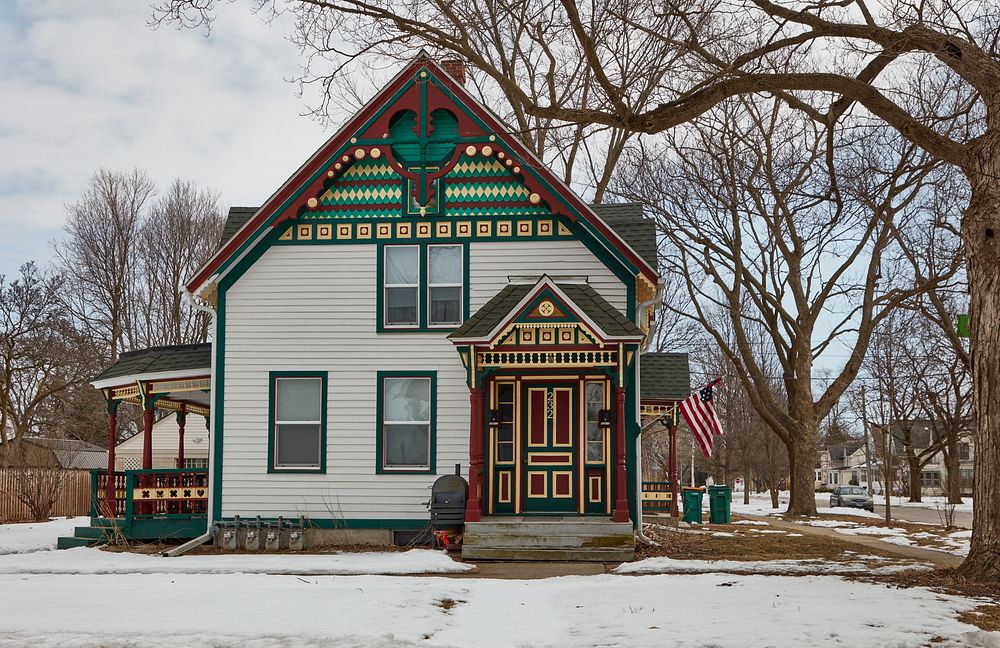                        Elaborately detailed house in Sycamore, Illinois                        