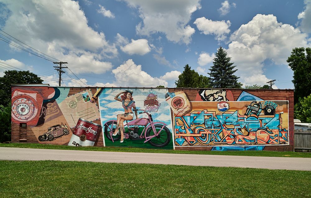                         A colorful triptych mural in Lexington, Kentucky                        