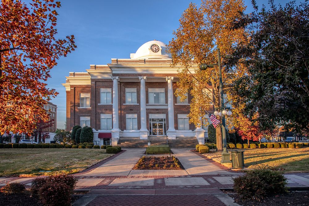                        The Dyers County Courthouse in Dyersburg, a small city in northwest Tennessee                        