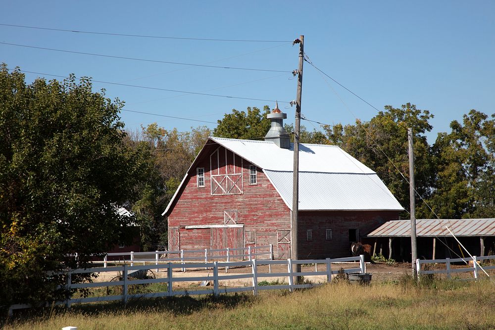                        A vintage barn near Minden, Nebraska                        