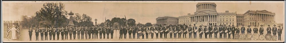 National Association of Civil War Musicians in the Grand Army review, Washington, D.C., 1915 / Photo by Schutz, 613 14th…