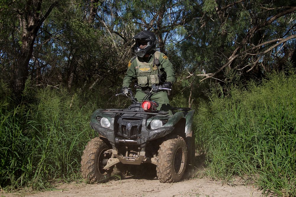 border-patrol-agent-patrols-south-free-photo-rawpixel