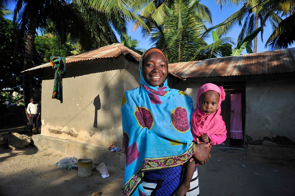 Mother & daughter, Tanzania.