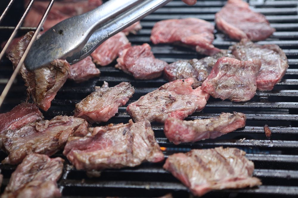 U.S. Wagyu and Black Angus from Morgan Davis Farms and Creekstone Farms. Original public domain image from Flickr