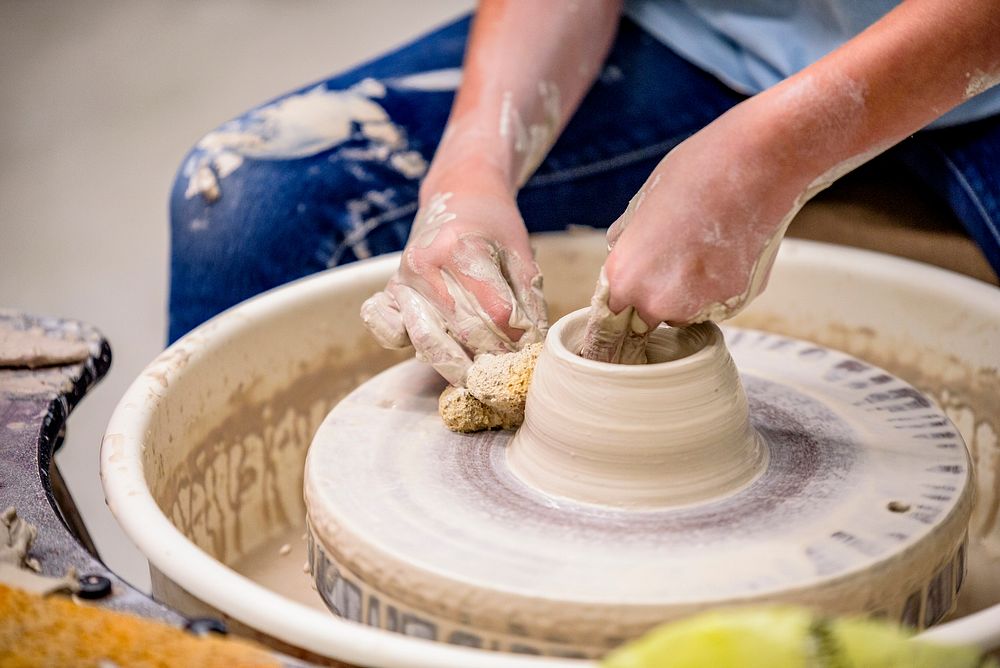 Pottery class, Jaycee Park, USA