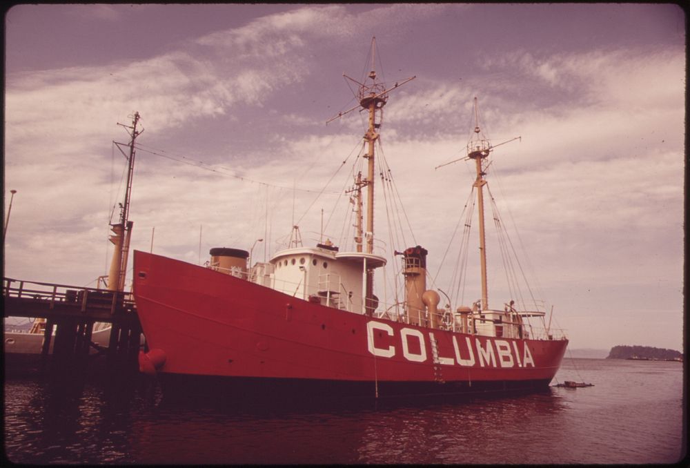 Lightship Columbia at the Mouth of the Columbia River. Original public domain image from Flickr