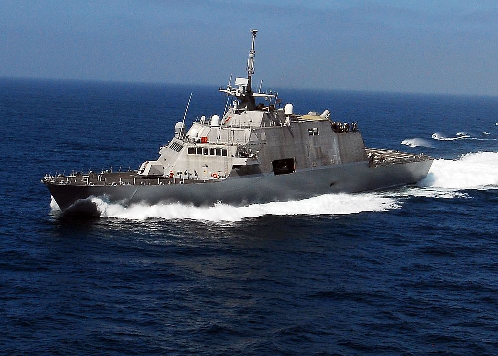 The littoral combat ship USS Freedom (LCS 1) transits the Pacific Ocean June 17, 2010, while enroute to participate in Rim…