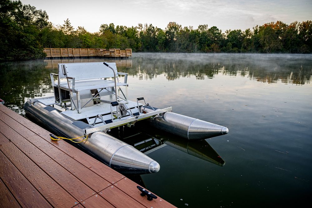 Paddle boat