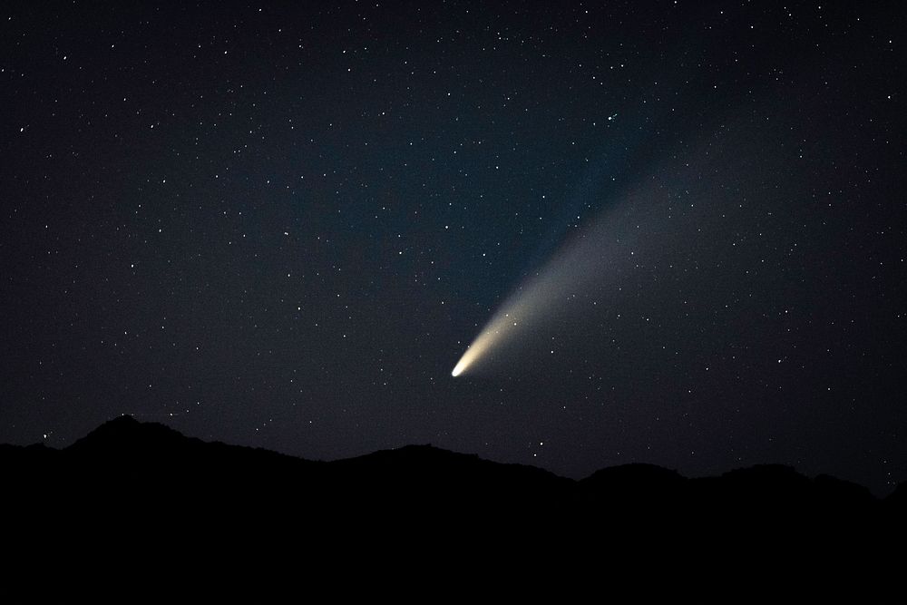 Comet in dark sky | Free Photo - rawpixel