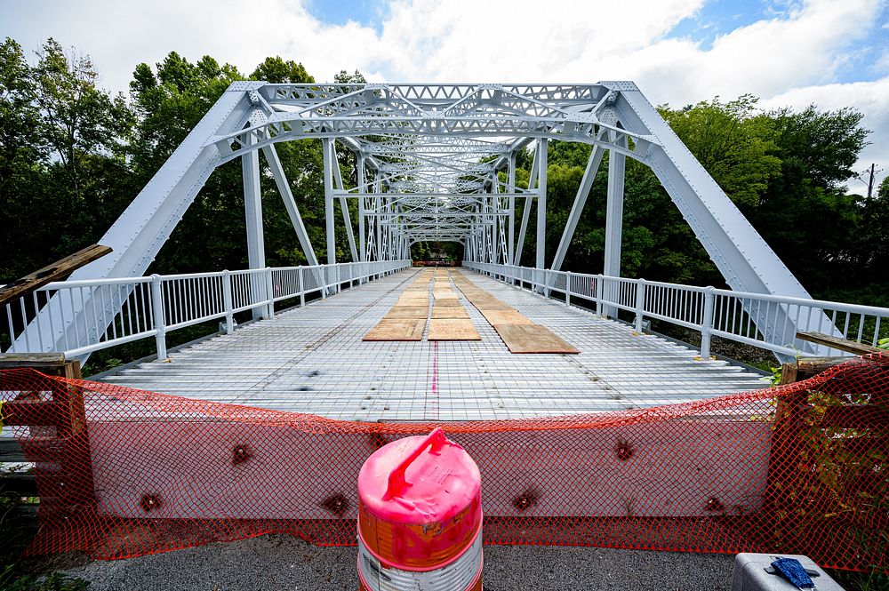 Pedestrian bridge renovation