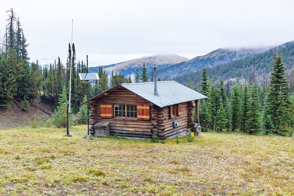 Lamar Mountain Patrol Cabin: cloudy | Free Photo - rawpixel