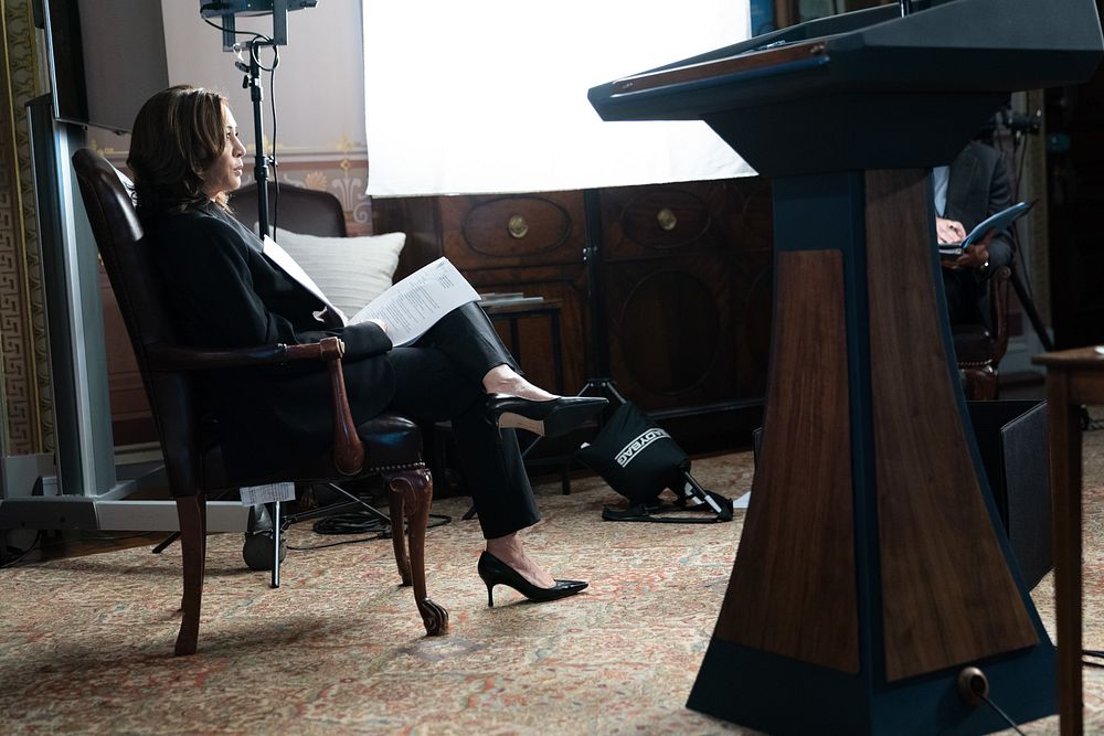 Vice President Kamala Harris goes over speech prep for a trip to Singapore in the Eisenhower Executive Office Building of…