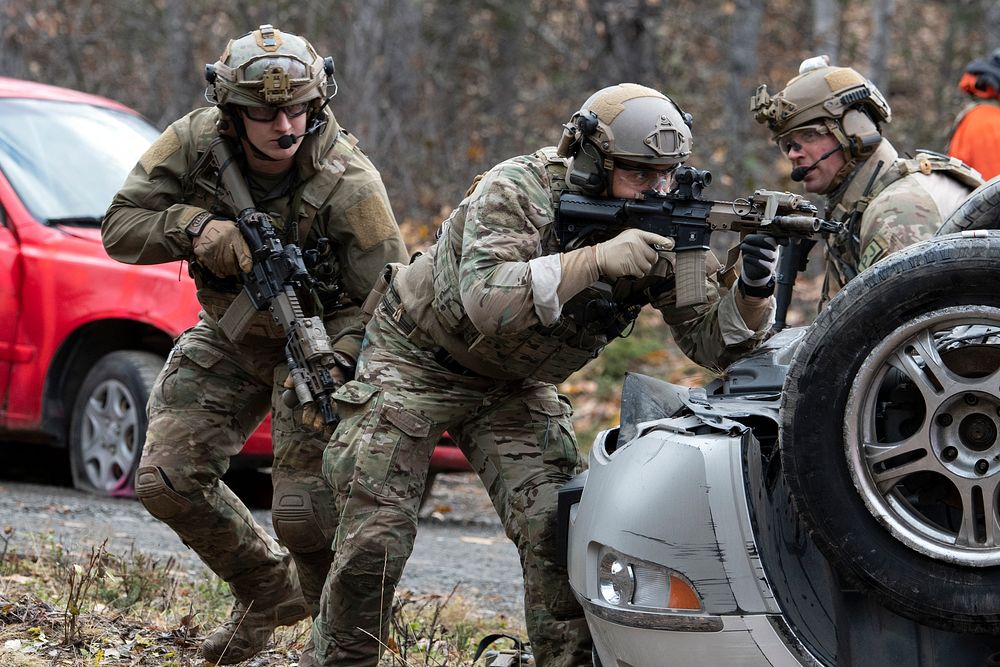 Alaska Air National Guard&rsquo;s 212th Rescue Squadron conducts full mission profile exercise, Alaska, Oct. 13, 2021. (U.S.…