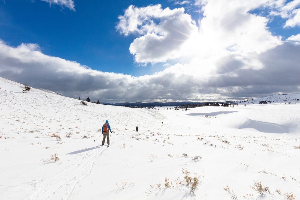 Skiers on the Glen Creen Trail (3)NPS / Jacob W. Frank