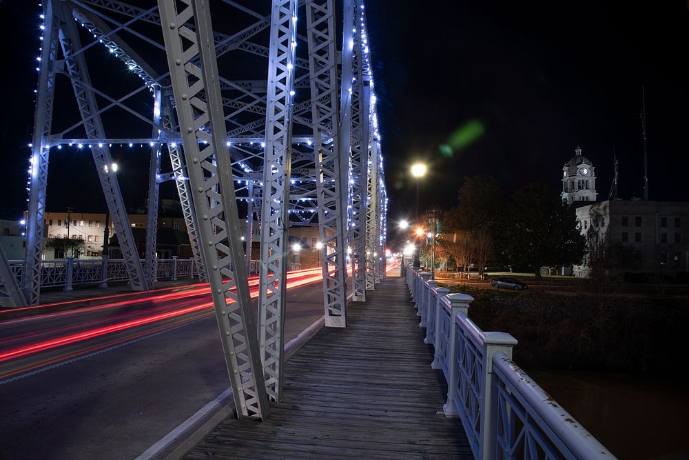Night street, steel bridge.