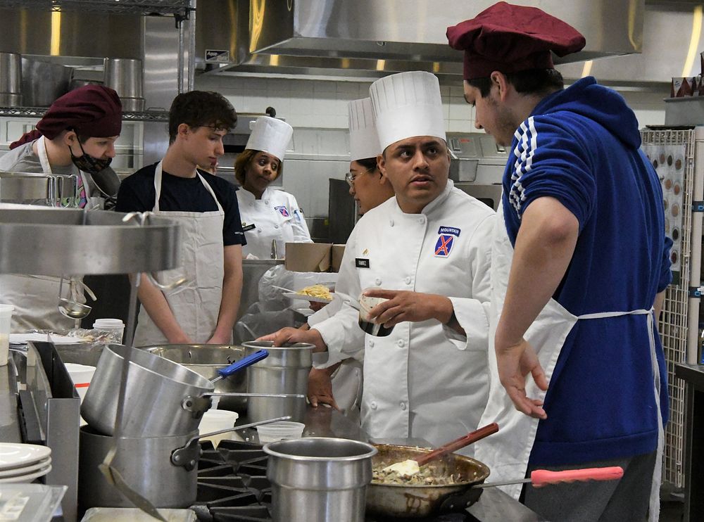 FD Culinary at CiTi_28Members of the Fort Drum Culinary Arts Team shared their skills and experience with competition-style…