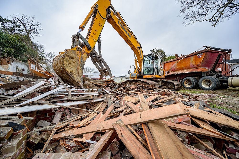 Vacant House DemolitionThe City's Planning and Development Services Housing Division began demolishing a vacant house on…
