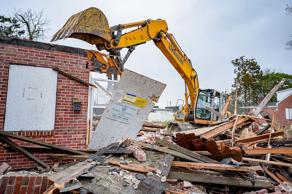 Vacant House DemolitionThe City's Planning and Development Services Housing Division began demolishing a vacant house on…