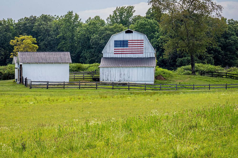 American flag painting on the barn. Original public domain image from Flickr