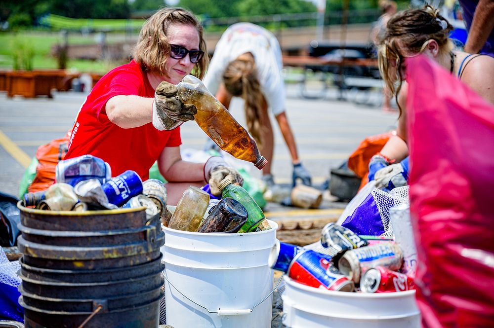 Splash for Trash 2021The third-annual Splash for Trash, hosted by Greenville Noon Rotary, drew nearly 100 volunteers to Town…