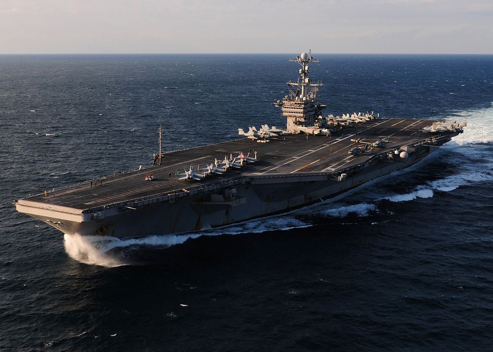 101205-N-5538K-395 EAST CHINA SEA (Dec. 6, 2010) The aircraft carrier USS George Washington (CVN 76) transits the East China…