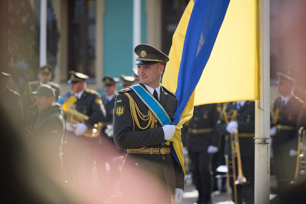 On Day of Defenders of Ukraine President presents orders of Gold Star, Cross of Combat Merit awards, awards military units…