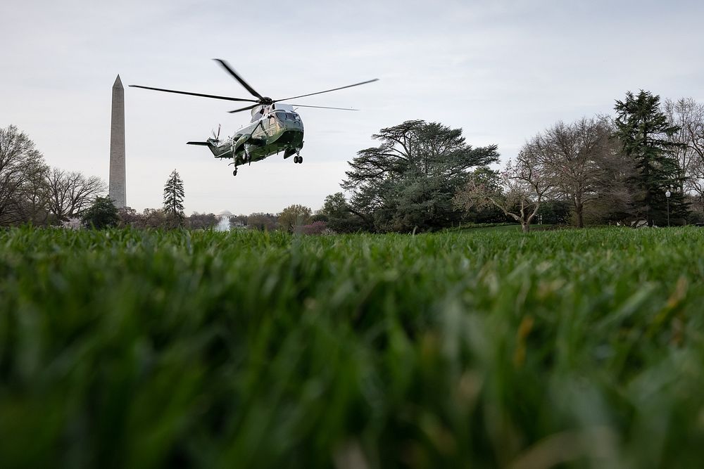 Marine One lands on the South Lawn of the White House, Wednesday, March 23, 2022. (Official White House Photo by Carlos Fyfe)