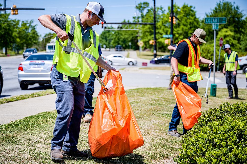City departments participated in the 2022 Spring Clean Up week by collecting litter along a variety of streets across…
