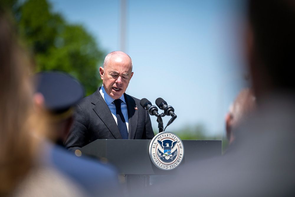 DHS Secretary Alejandro Mayorkas Hosts DHS Wreath LayingWASHINGTON (May 9, 2022) Homeland Security Secretary Alejandro…