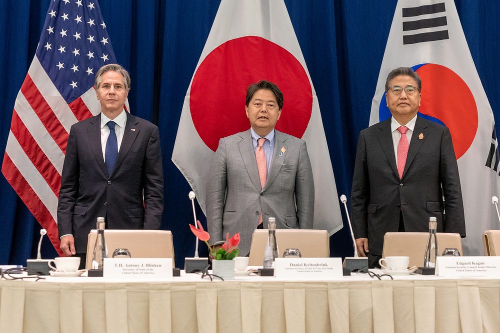 Secretary Blinken Meets with Japanese Foreign Minister Hayashi Yoshimasa and Republic of Korea Foreign Minister Park Jin in…
