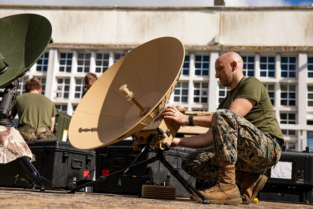 U.S. Marine Corps Gunnery Sgt. Levi Moser, a transmissions chief assigned to the 22nd Marine Expeditionary Unit (MEU)…