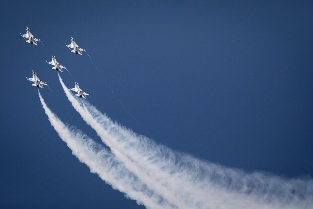 U.S. Air Force F-16 Fighting Falcons with the Thunderbirds perform during the 2022 Atlantic City Airshow at Atlantic City…